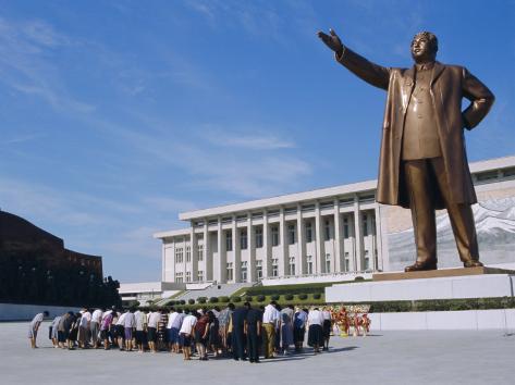 anthony-waltham-commune-group-brought-to-bow-to-great-leader-on-grand-monument-pyongyang-north-korea-asia.jpg