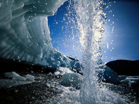 Pack of Never Ending Winter Territory Guide Raymond-gehman-water-splashes-over-a-sheet-of-ice-on-wolf-creek