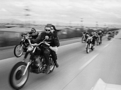 bill-ray-hell-s-angels-motorcycle-gang-on-the-road.jpg