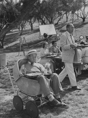 ralph-crane-slapstick-comic-and-bit-player-snub-pollard-taking-lunch-break-during-filming-of-studs-lonigan.jpg