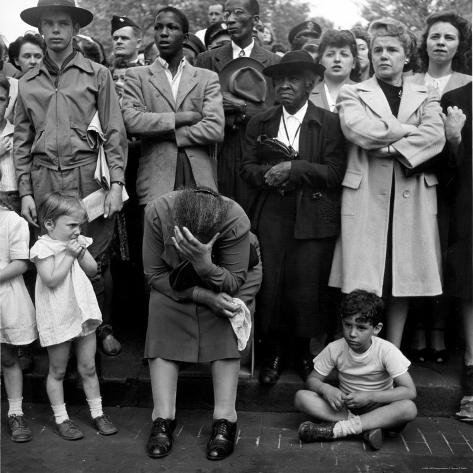 william-c-shrout-elderly-negro-woman-in-crowd-of-mourners-at-president-franklin-roosevelts-funeral-procession.jpg