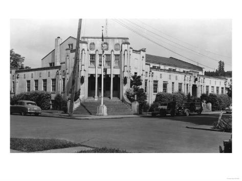 Cottage Grove, Oregon Armory View Photograph - Cottage Grove, OR Premium Poster