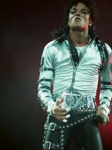 michael-jackson-performing-on-stage-at-wembley-during-the-bad-concert-tour-july-14-1997.jpg