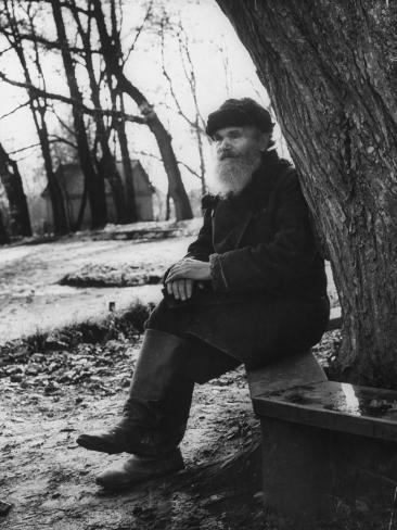 tolstoy chat In 'conversations with leo tolstoy', simon parke grants us the honour of sitting with the great man, towards the end of his life and gives us the chance to chat with him the conversation. tolstoy chat In 'conversations with leo tolstoy', simon parke grants us the honour of sitting with the great man, towards the end of his life and gives us the chance to chat with him the conversation.