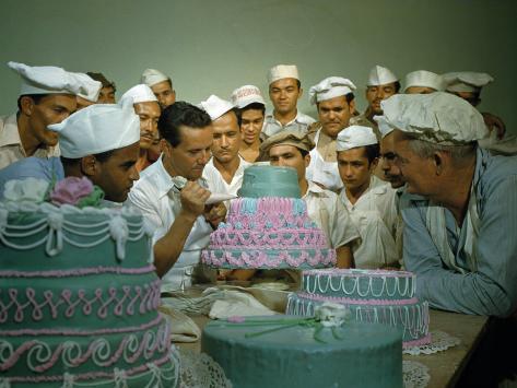 Cake Decorating School on Study Cake Decorating At A Vocational School Photographic Print