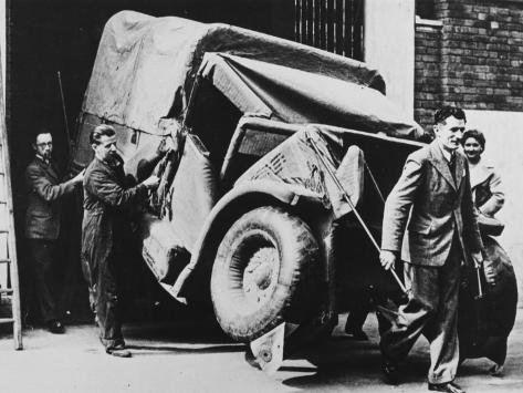 robert-hunt-a-bedford-mw-inflatable-decoy-truck-produced-by-vauxhall-during-world-war-ii.jpg