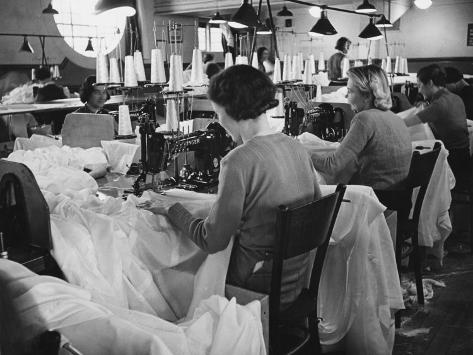 external image robert-hunt-parachute-factory-wwii.jpg