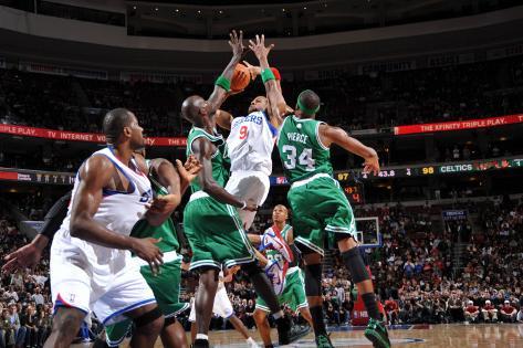 jesse-d-garrabrant-boston-celtics-v-philadelphia-76ers-andre-iguodala-paul-pierce-and-kevin-garnett.jpg