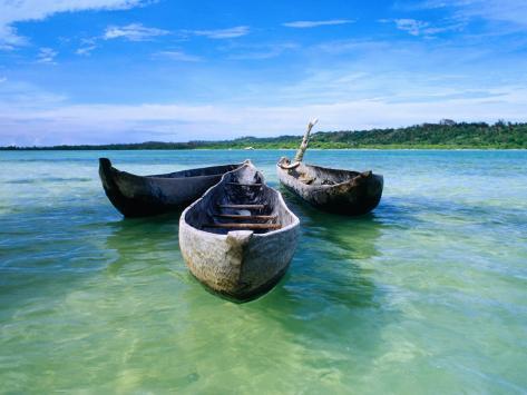olivier-cirendini-pirogues-dugout-canoe-in-nosy-nato-a-small-island-joined-to-ile-sainte-marie-nosy-boraha.jpg