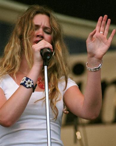 Joss Stone, Shirley Mae Owens, 2004, New Orleans Jazz & Heritage Festival, New Orleans, Louisiana Photo