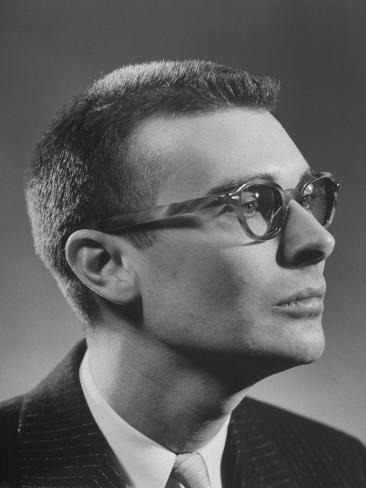 haircut for glasses