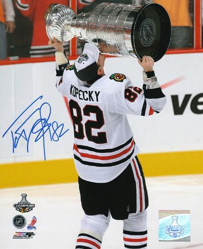 tomas-kopecky-chicago-blackhawks-2010-stanley-cup-autographed-photo-hand-signed-collectable.jpg