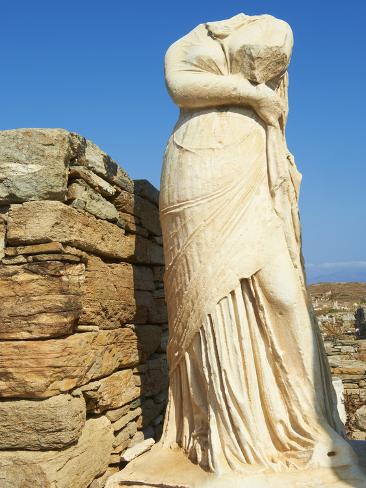 statue of cleopatra