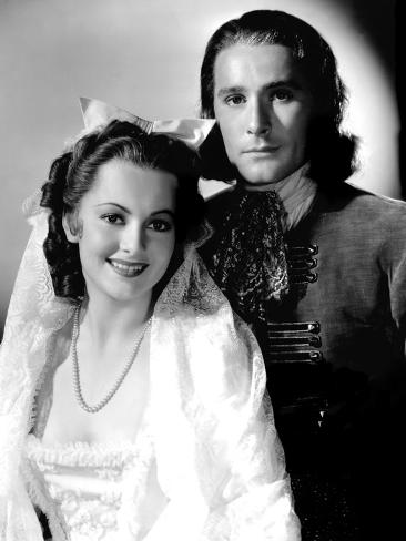 Resultado de imagen de Olivia de Havilland and Errol Flynn in Captain Blood