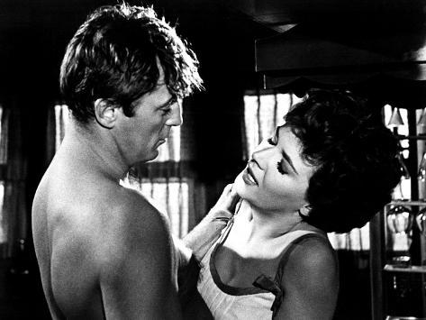 http://imgc.allpostersimages.com/images/P-473-488-90/67/6721/ZKMA100Z/posters/cape-fear-robert-mitchum-polly-bergen-1962.jpg