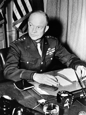general-dwight-eisenhower-supreme-commander-allied-forces-during-world-war-ii-jan-18-1944.jpg