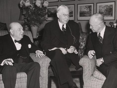 http://imgc.allpostersimages.com/images/P-473-488-90/67/6729/Z7RA100Z/posters/prime-minister-winston-churchill-financier-bernard-baruch-and-pres-elect-dwight-eisenhower.jpg