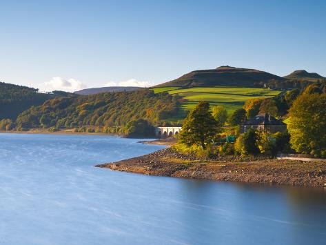 Ladybower Reservoir, Peak District National Park ...