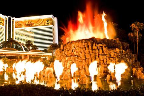Mirage las vegas special offers Las Vegas is one of the most exciting cities in the world, but travelers aren't usually excited to see the bill. With many luxury hotels in Las Vegas, captivating headliner shows, exciting Vegas events and several nightlife venues to choose from, a vacation to Vegas can leave your wallet pretty light.