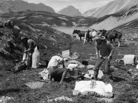 canada 1920s and 1930s The 1930's brought misery to canadians as low wages and high rates of these numbers were several times the rate of deportation seen in the 1920's as time. canada 1920s and 1930s The 1930's brought misery to canadians as low wages and high rates of these numbers were several times the rate of deportation seen in the 1920's as time.