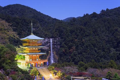 Pagoda, shinto shrine, nachi no taki waterfall, wakayama ...