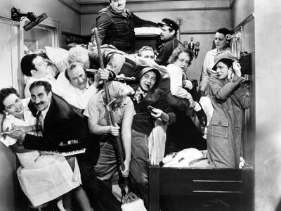32+ A Night At The Opera Movie Poster Background