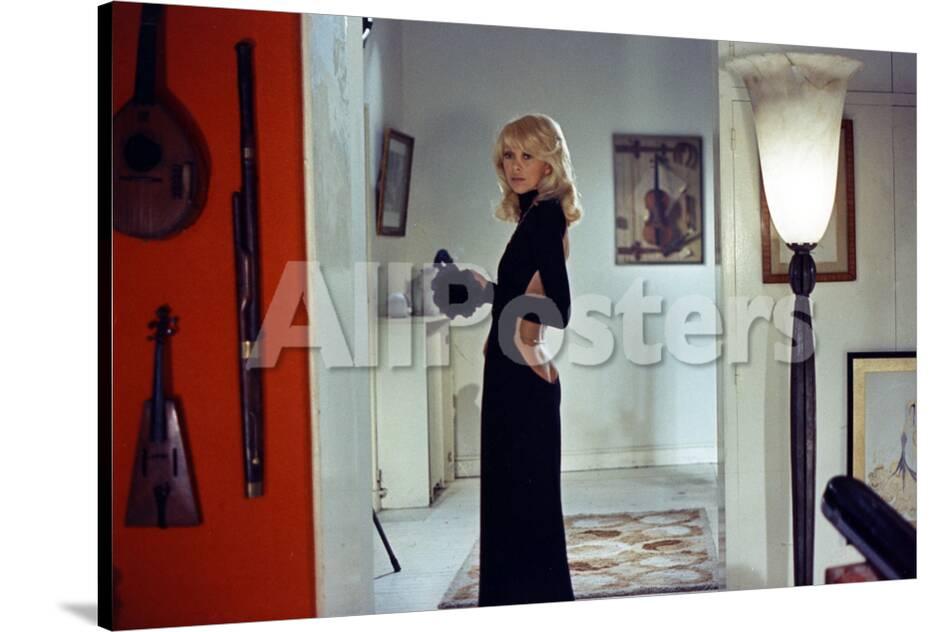 Le Grand Blond With Une Chaussure Noire By Yves Robert With Mireille Darc Ici Dans Une Robe By Guy Photo Allposters Com