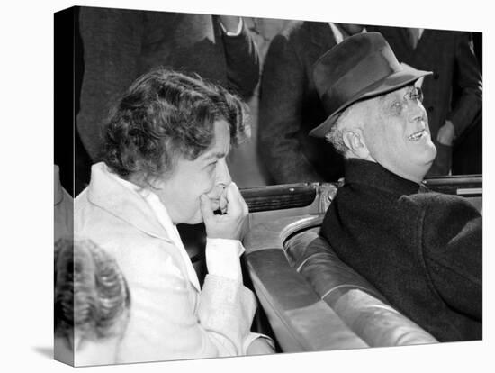President Franklin and Eleanor Roosevelt During Informal Press Conference at Warms Springs, Georgia-null-Stretched Canvas
