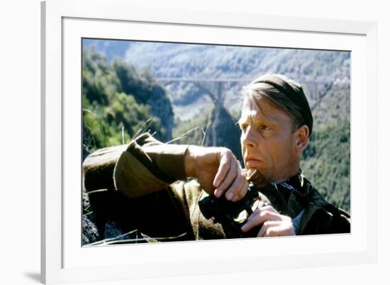 10 FROM NAVARONE, 1978 directed by GUY HAMILTON with Edward Fox (photo)-null-Framed Photo