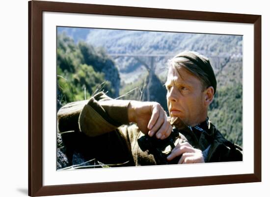 10 FROM NAVARONE, 1978 directed by GUY HAMILTON with Edward Fox (photo)-null-Framed Photo