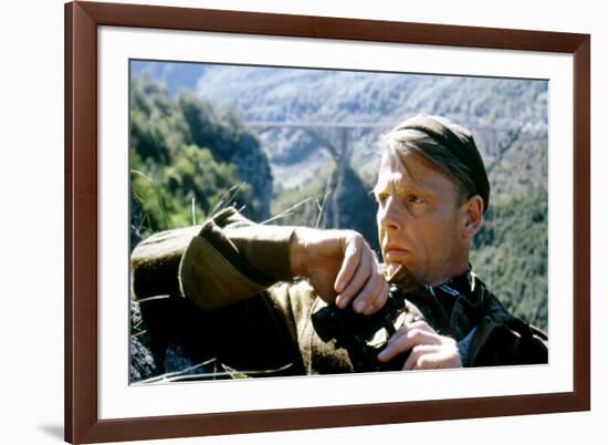 10 FROM NAVARONE, 1978 directed by GUY HAMILTON with Edward Fox (photo)-null-Framed Photo