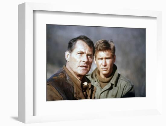 10 FROM NAVARONE, 1978 directed by GUY HAMILTON with Robert Shaw and Harrison Ford (photo)-null-Framed Photo