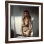 100 RIFLES, 1969 directed by TOM GRIES with Raquel Welch (photo)-null-Framed Photo