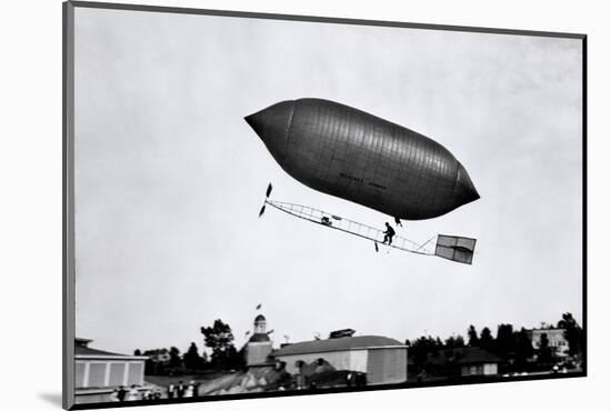 1900s-1910s Lincoln Beachey Airship Appearance Is Cross Between Hot Air Balloon and Blimp-null-Mounted Photographic Print