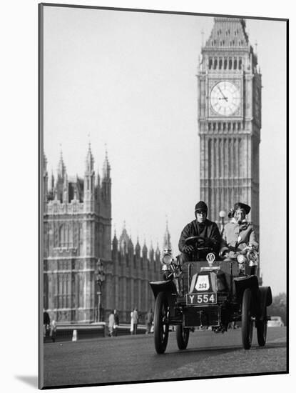 1903 De Dion on the London to Brighton Run with Big Ben Behind, London-null-Mounted Photographic Print