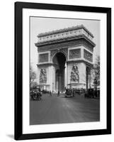 1920s Arc De Triomphe with Cars Paris, France-null-Framed Photographic Print