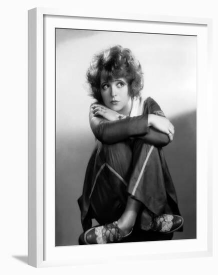 , 1929: Hollywood film starlet, Clara Bow (1905 - 1965) (Photo by Otto Dyar) L'actrice americaine C-null-Framed Photo