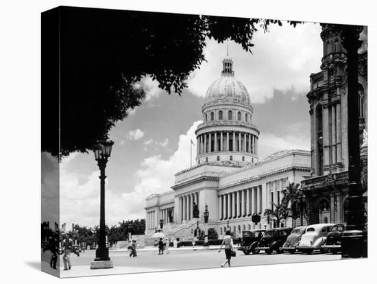 1930s-1940s the Capital Building Street Scene with Pedestrians Trees Lamps Motorcars and Sculpture-null-Stretched Canvas