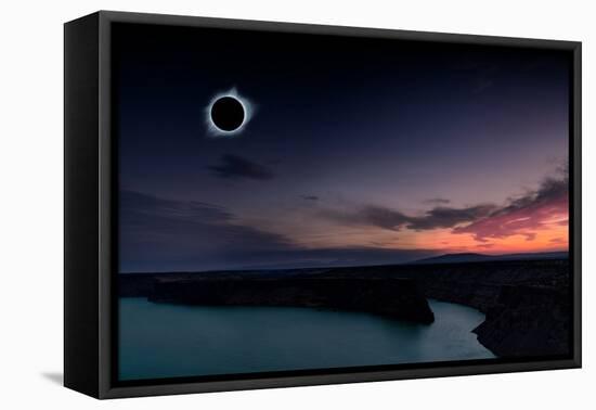 2018 total solar eclipse in Madras, Oregon over the Palisades State Park in path of totality-David Chang-Framed Stretched Canvas