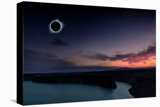 2018 total solar eclipse in Madras, Oregon over the Palisades State Park in path of totality-David Chang-Stretched Canvas