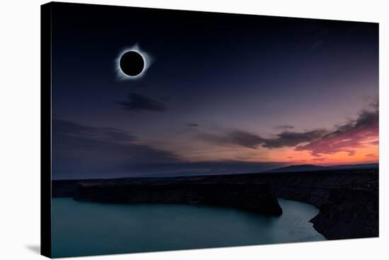 2018 total solar eclipse in Madras, Oregon over the Palisades State Park in path of totality-David Chang-Stretched Canvas