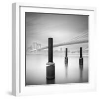 3 Postes en Brooklyn Bridge-Moises Levy-Framed Photographic Print