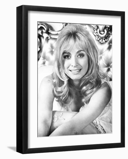 30 Is a Dangerous Age, Cynthia, Suzy Kendall, 1968-null-Framed Photo