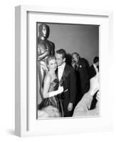 30th Annual Academy Awards, 1957. Joanne Woodward "The Three Faces of Eve" And Paul Newman-null-Framed Photographic Print