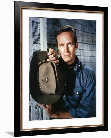 55 DAYS IN PEKING, 1963 directed by NICOLAS RAY with Charlton Heston (photo)-null-Framed Photo