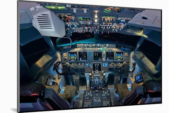 737 Next Generation flight deck-null-Mounted Art Print