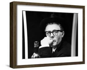 8 1/2, Marcello Mastroianni, 1963-null-Framed Photo