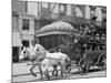 A 5th Ave. (Fifth Avenue) Stage, New York, N.Y.-null-Mounted Photo