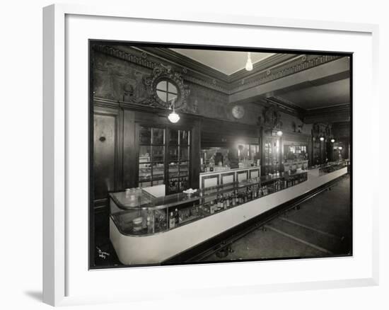 A Bar at the Robert Treat Hotel, Newark, New Jersey, 1916-Byron Company-Framed Giclee Print