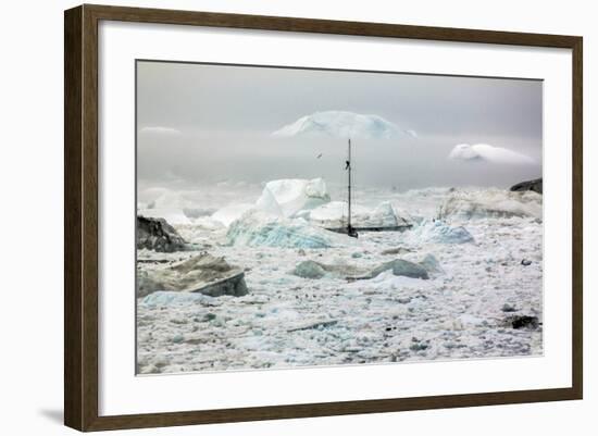 A Boat Sailing on the Pack Ice, Disko Bay, Ilulissat, Groenland-Françoise Gaujour-Framed Photographic Print